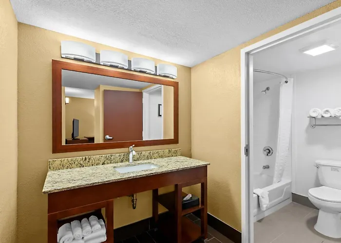 Comfort Inn & Suites Lakeland North I-4